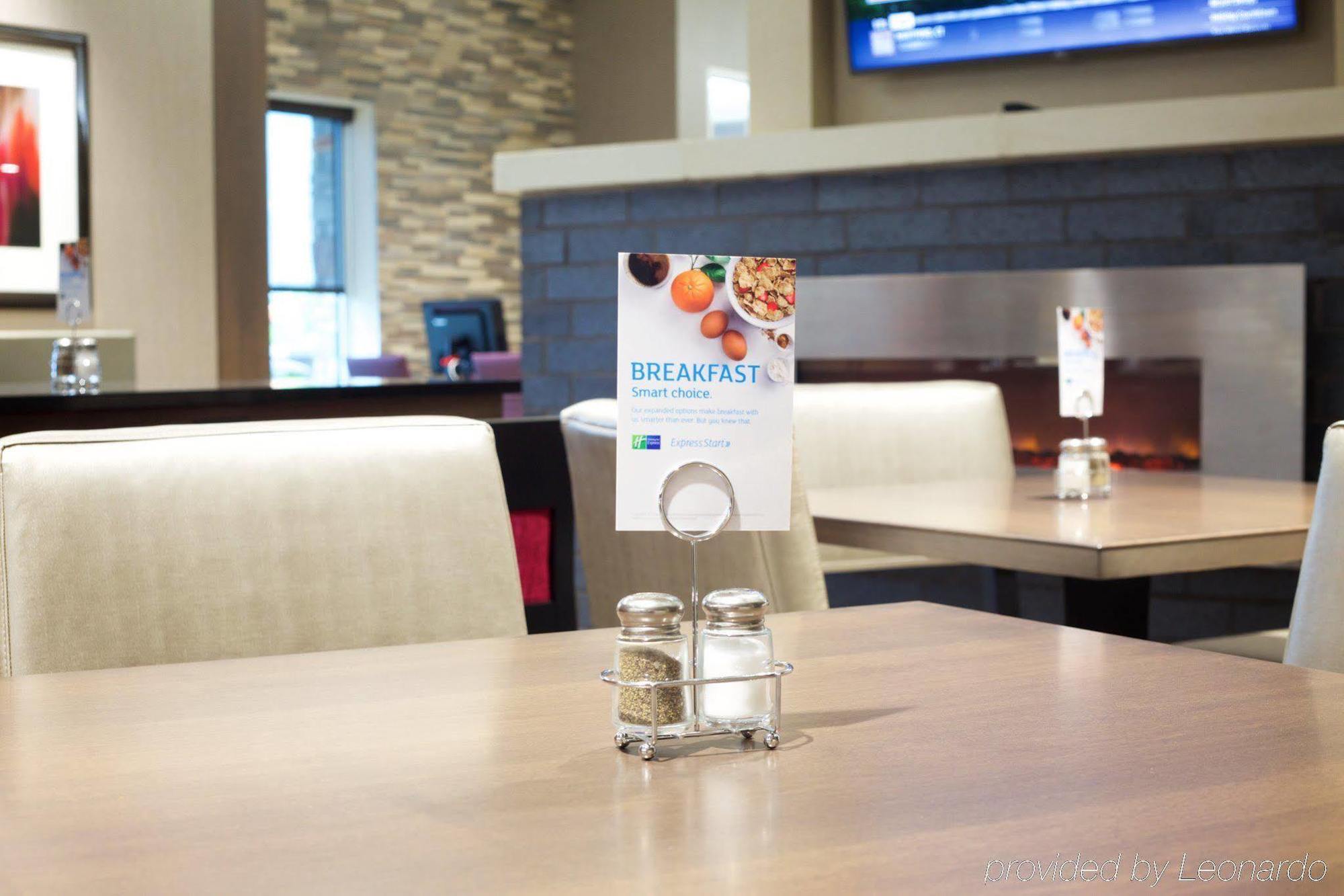 Holiday Inn Express Fargo Sw I94 Medical Center, An Ihg Hotel Екстер'єр фото